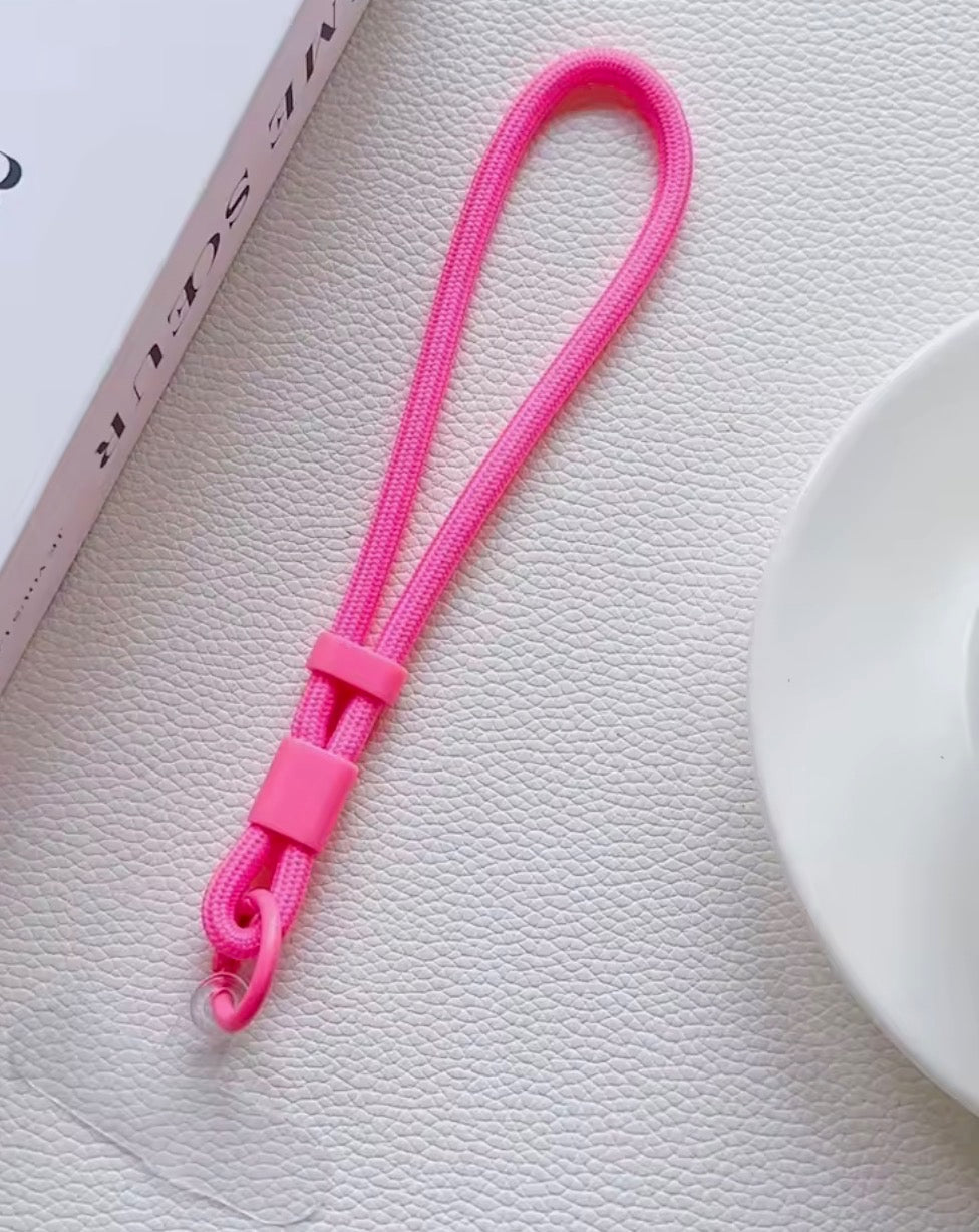 Adjustable short lanyard for phone