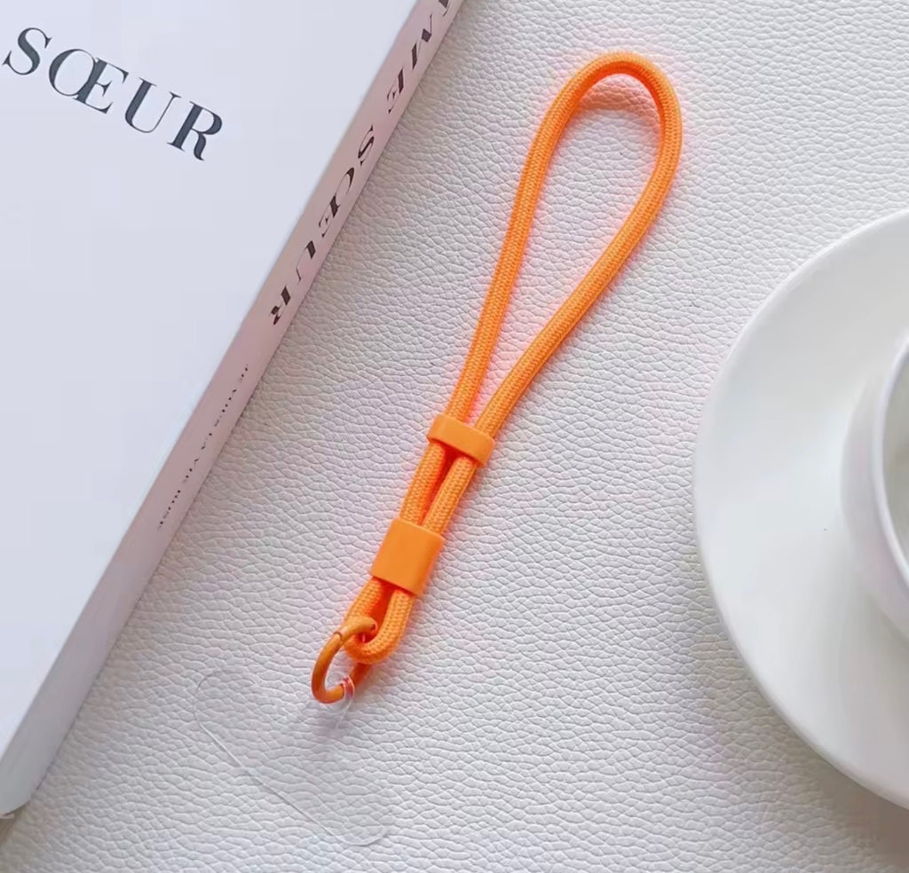 Adjustable short lanyard for phone